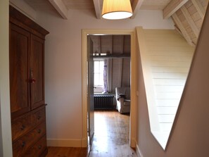 3 chambres, ameublement personnalisé, draps fournis