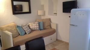 House | Living room - Modern House With Terrace, Near the Popular St. Maxime (Plan-de-la-Tour)