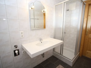 Apartment | Bathroom