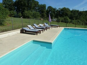 Pool - Spacious Holiday Home in Saint-sylvestre-sur-lot With Pool (Saint-Sylvestre-sur-Lot)