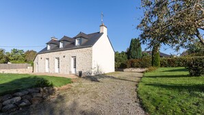 Unclassified image, 2 of 33, button - Quaint Holiday Home in Elliant France With Garden (Elliant)
