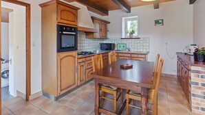 Unclassified image, 4 of 33, button - Quaint Holiday Home in Elliant France With Garden (Elliant)