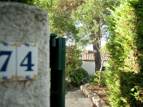 Modern Holiday Home With Swimming Pool & Seabeach Nearby