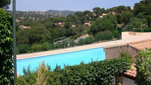 Outdoor pool - Modern Holiday Home With Swimming Pool & Seabeach Nearby (Sainte-Maxime)