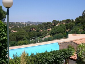 Outdoor pool - Modern Holiday Home With Swimming Pool & Seabeach Nearby (Sainte-Maxime)