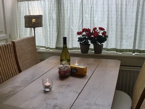Dining - Stylish Apartment in Former Post Office with WiFi & Bicycles near Amsterdam (Marken)