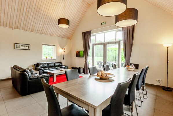 House | Living room - Kempen Comfort With Sauna & Tub (Vessem)