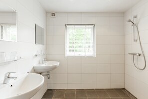 House | Bathroom | Bathtub