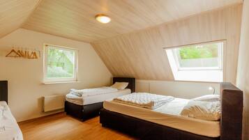 4 bedrooms, individually furnished, bed sheets