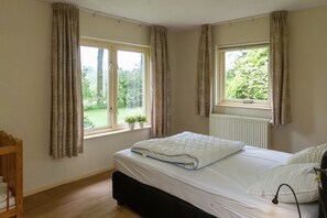 House | 4 bedrooms, individually furnished, bed sheets - Kempen Comfort With Sauna & Tub (Vessem)