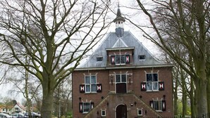 Exterior - Luxury Holiday Home in Oostvoorne by the Lake (Oostvoorne)