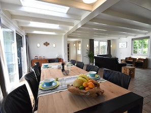 Dining - Luxury Holiday Home in Oostvoorne by the Lake (Oostvoorne)