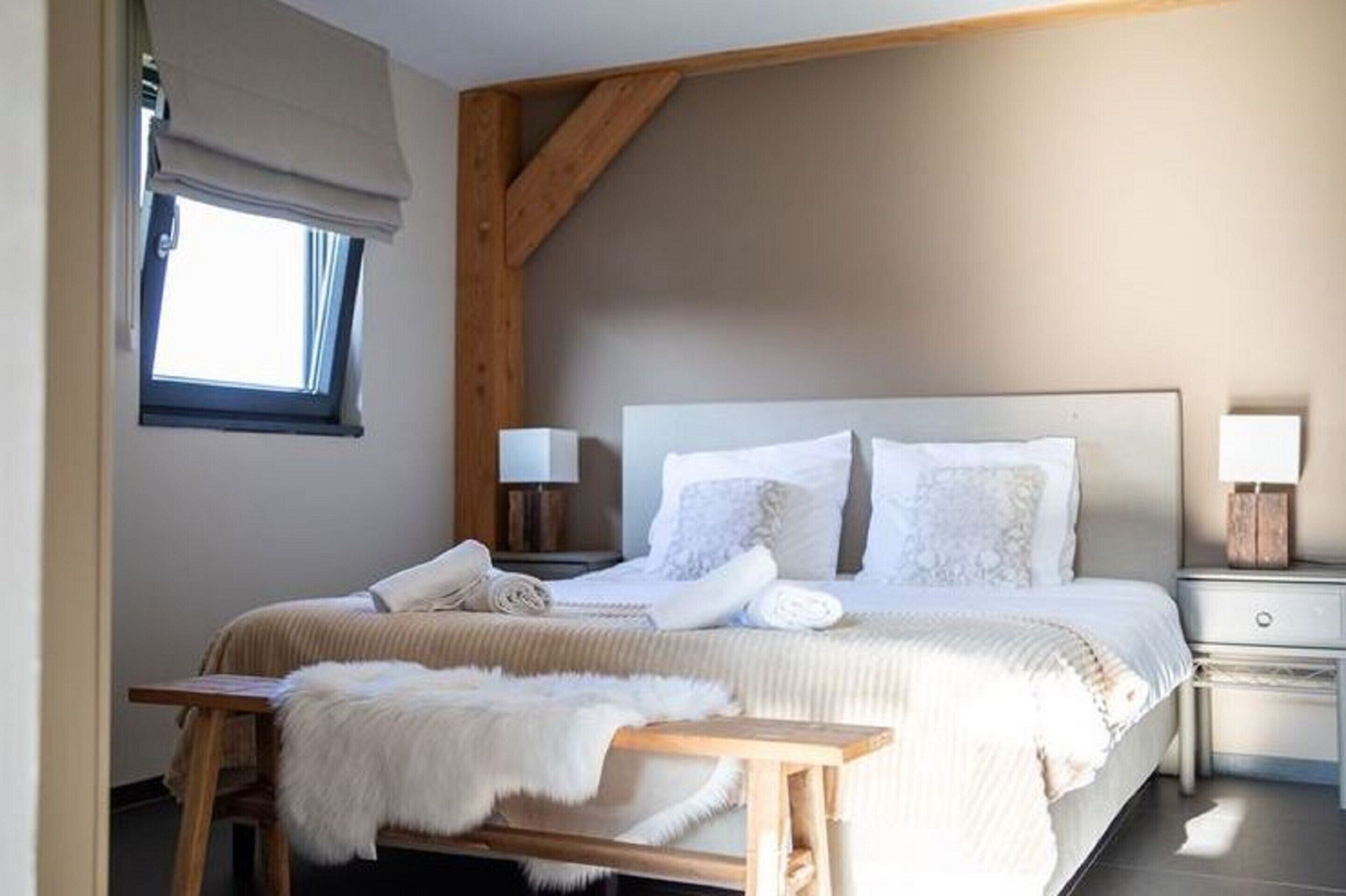 House | 2 bedrooms, bed sheets