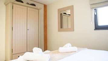 House | 2 bedrooms, bed sheets