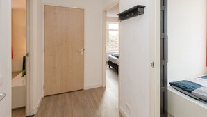2 camere, culle/letti per bambini, lenzuola