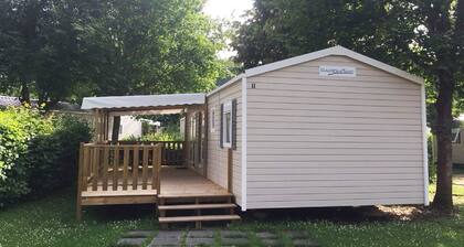 Neat Mobile Home With Porch, in the Nature Outside of Paris