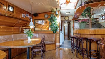 Mobile Home | Living room