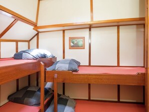 Mobile Home | 10 bedrooms - Boat in Leiden Near City Center & Museums (Leiden)