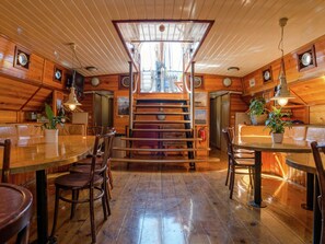 Mobile Home | Reception