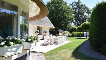 Villa | Balcony