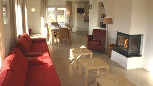 Dining - Luxurious Holiday Home in the Dunes, Near the Beach of Vlieland (Vlieland)