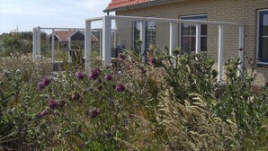 House | Balcony - Luxurious Holiday Home in the Dunes, Near the Beach of Vlieland (Vlieland)