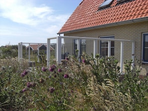 House | Balcony - Luxurious Holiday Home in the Dunes, Near the Beach of Vlieland (Vlieland)
