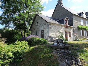 Exterior - Chic Villa in Roche-le-peyroux With Swimming Pool (Margerides)