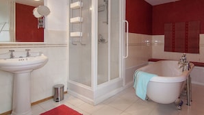 Bathroom - Chic Villa in Roche-le-peyroux With Swimming Pool (Margerides)