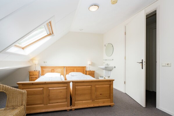 Nhà | 9 phòng ngủ, trang bị nội thất với thiết kế riêng biệt 