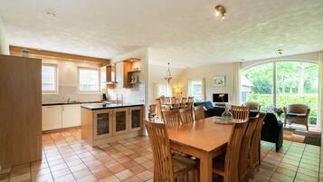 House | Dining