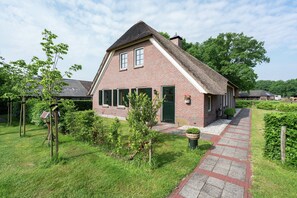 House | Exterior - Farmhouse in Rheeze Near Forest and Meadows (Rheeze)