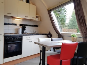 Dining - Detached Igloo Bungalow With Wood-burning Stove by a Forest (Chaam)