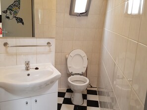 Bathroom - Detached Igloo Bungalow With Wood-burning Stove by a Forest (Chaam)