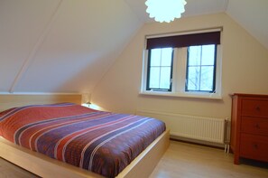 House | 2 bedrooms, individually furnished - Holiday Home in Heeten Near Forest (Heeten)