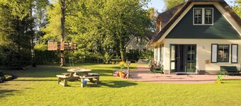 บ้านพักตากอากาศในฮีเทนใกล้ป่า