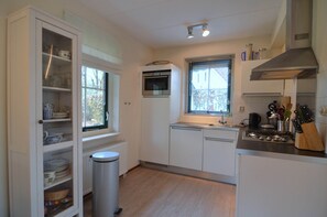 House | Private kitchen | High chair - Holiday Home in Heeten Near Forest (Heeten)