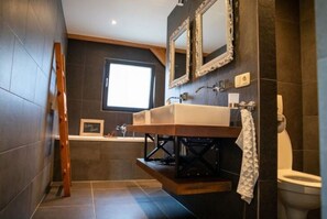 House | Bathroom - Tranquil Holiday Home in Alphen-chaam With Stables (Alphen)