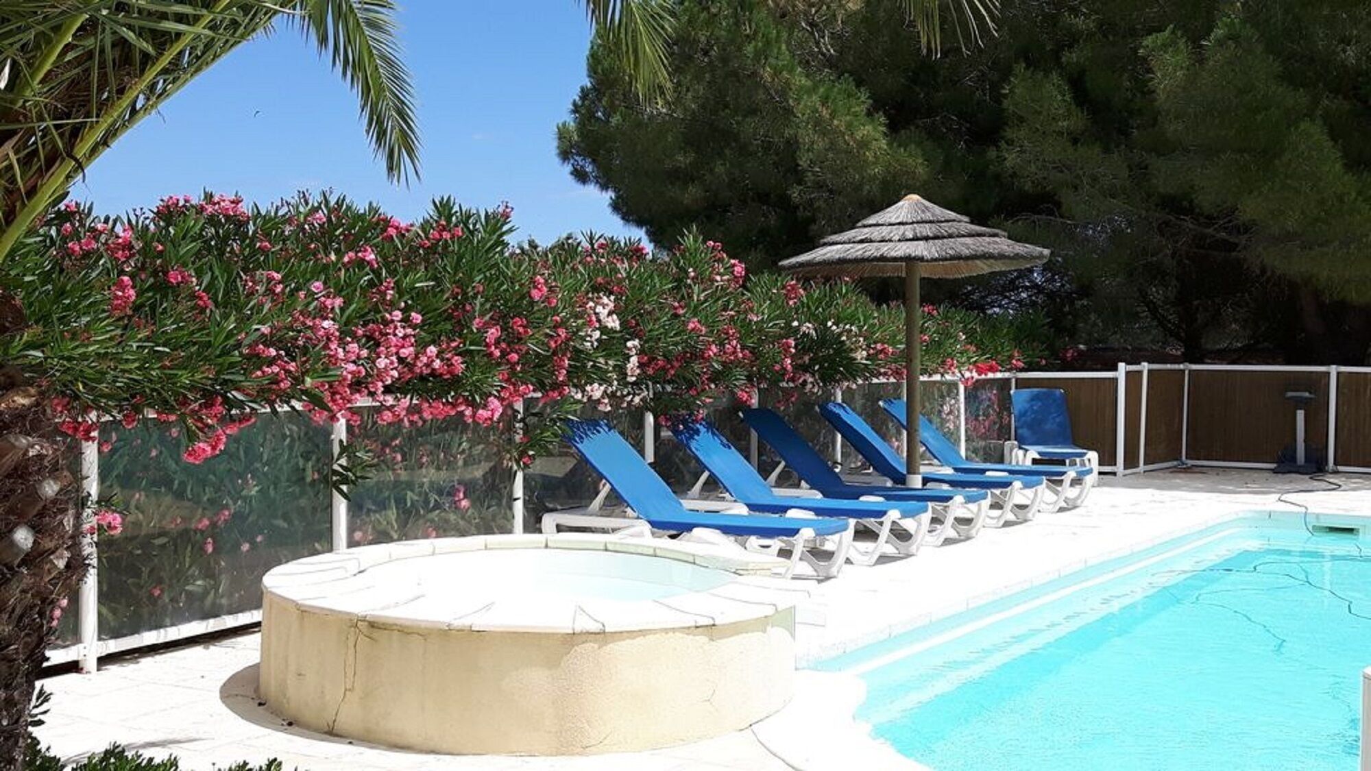 Piscine extérieure, piscine chauffée