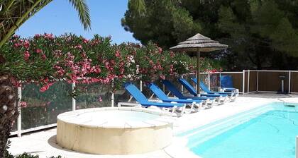 30m2 air-conditioned 2-bedroom chalet near Cap d'Agde beaches