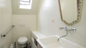 Unclassified image, 5 of 25, button - Pretty Holiday Home in Twisk With Private Garden (Twisk)