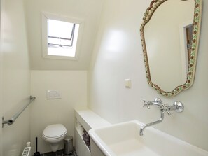 Ferienhaus | Badezimmer | Dusche, Handtücher
