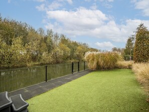 Villa | Garden - Modern Villa in Harderwijk with Hot Tub (Zeewolde)