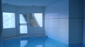 Outdoor pool - Cozy Chalet Stay w/ Pool (Notre-Dame-de-Bellecombe)