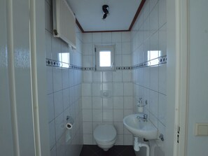 Bathroom - Luxuriously Furnished House With Sauna and Hot Tub Near the Efteling (Kaatsheuvel)