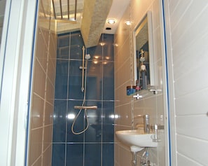 Apartment | Bathroom - La Turbie Apartment, La Turbie (La Turbie)