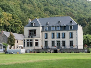 Exterior - Fabulous Cottage in Vireux-wallerand With Terrace (Vireux-Wallerand)