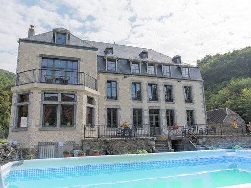 Fabulous Cottage in Vireux-wallerand With Terrace