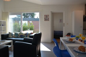 Living room - Lovely Home in Noordwijkerhout near Sea Beach (Noordwijkerhout)