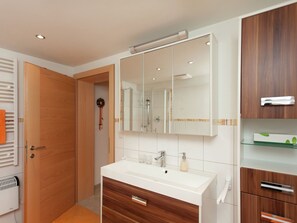Buồng tắm vòi sen, khăn tắm 